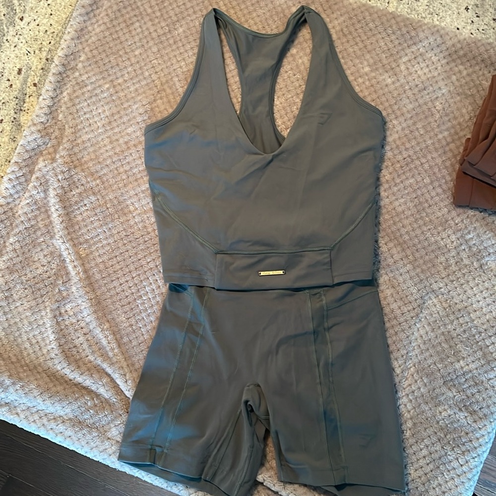 Gym shark x Whitney Simmons crop top and shorts